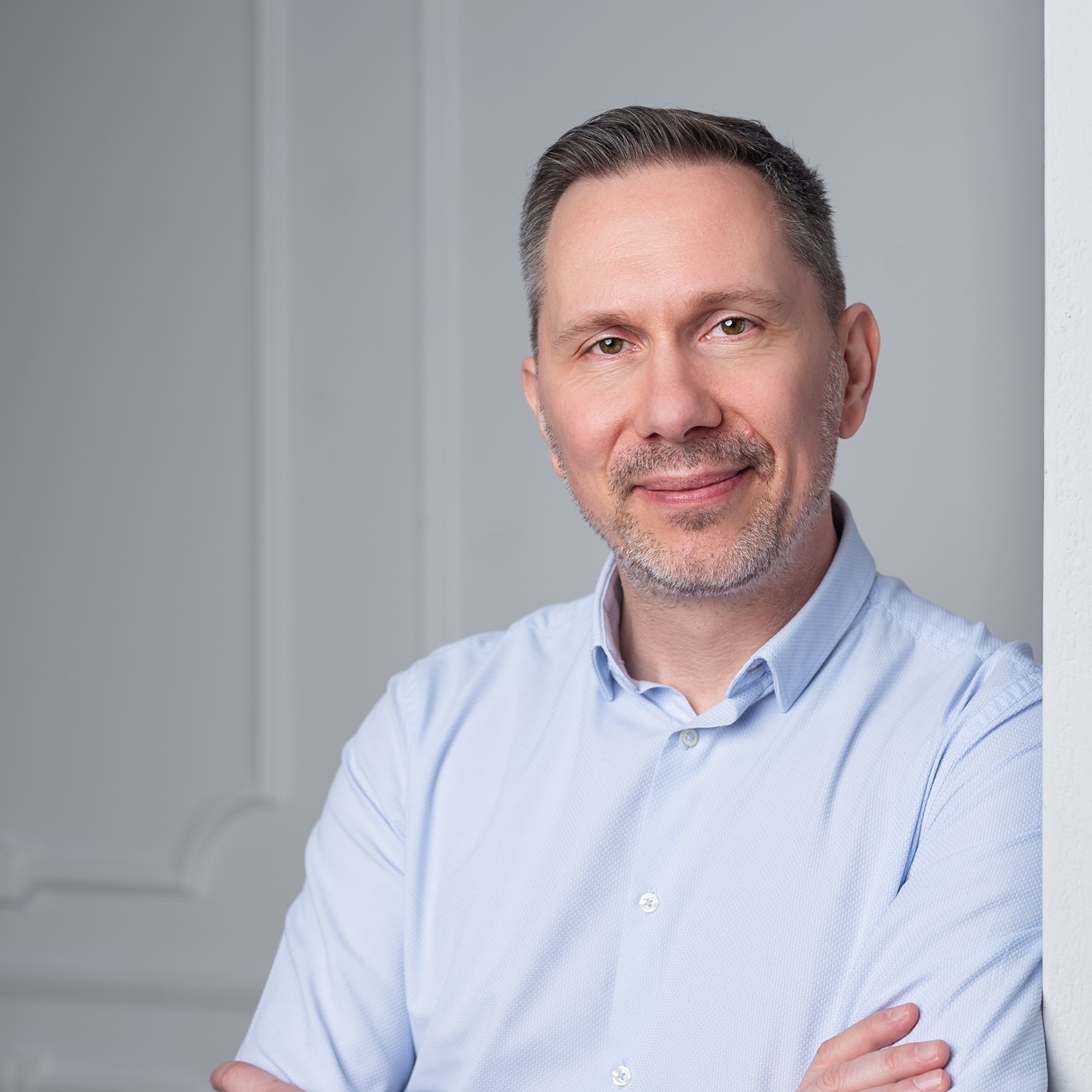 Łukasz Ostrowski — ekspert AI w zakupach